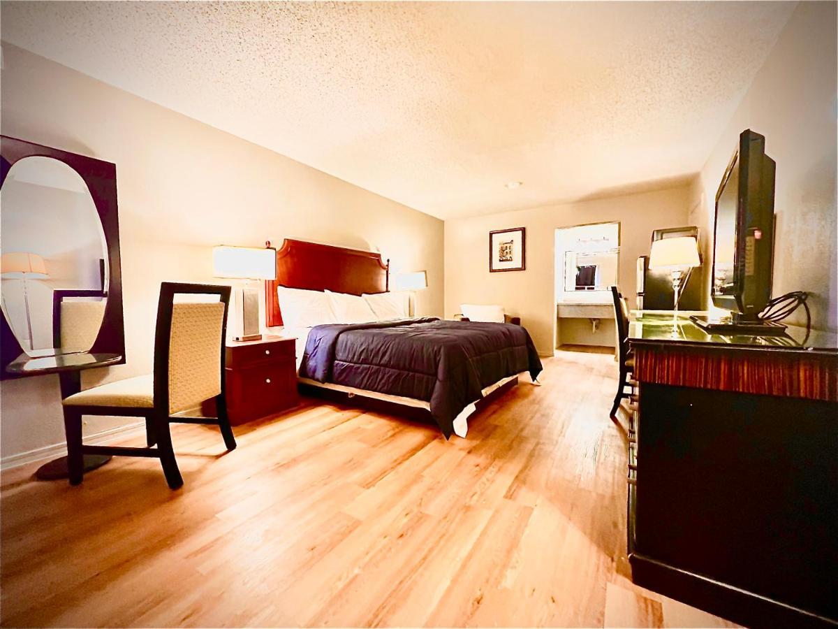 Economy Inn And Suites Tulsa Kültér fotó