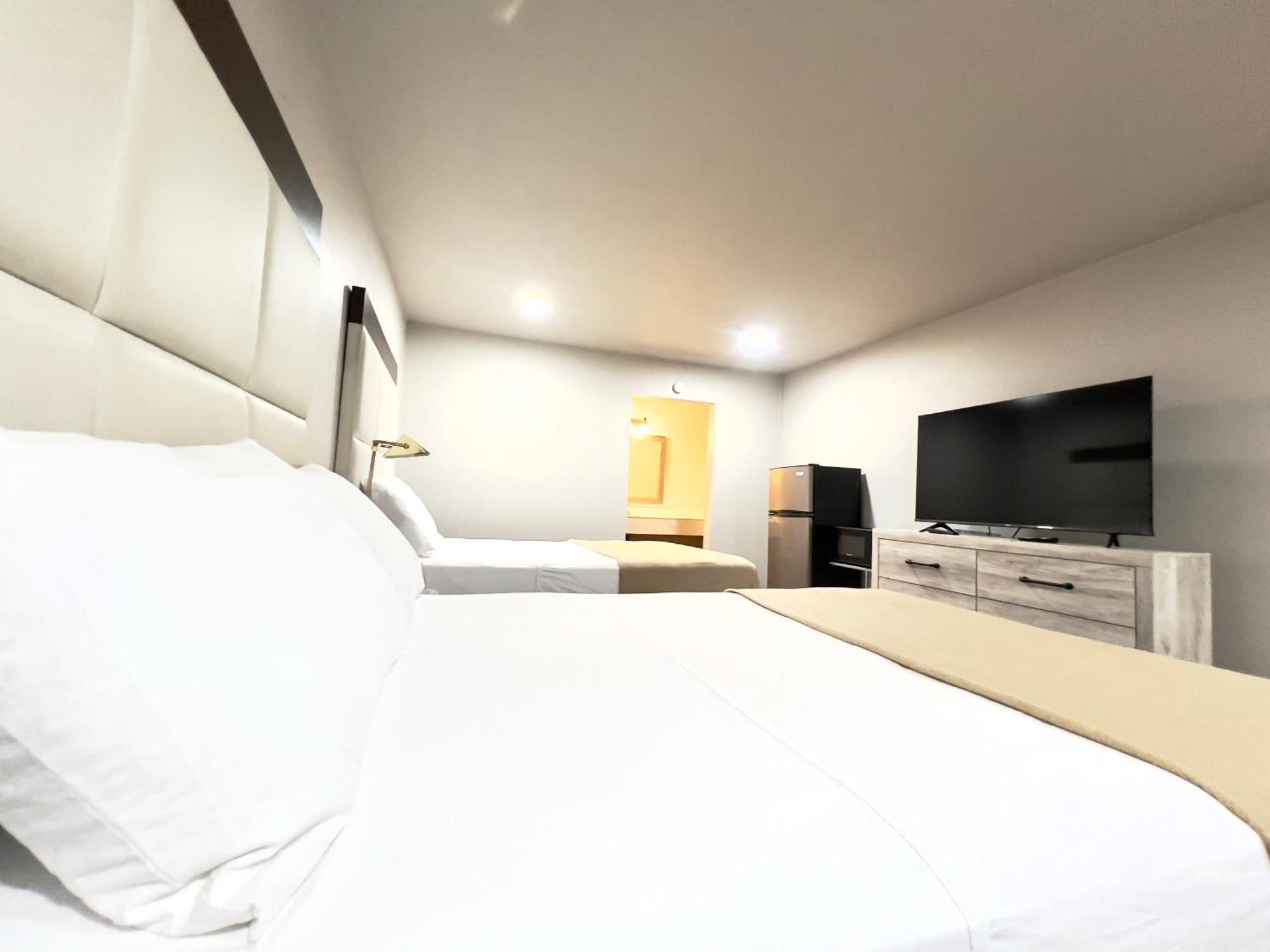 Economy Inn And Suites Tulsa Kültér fotó