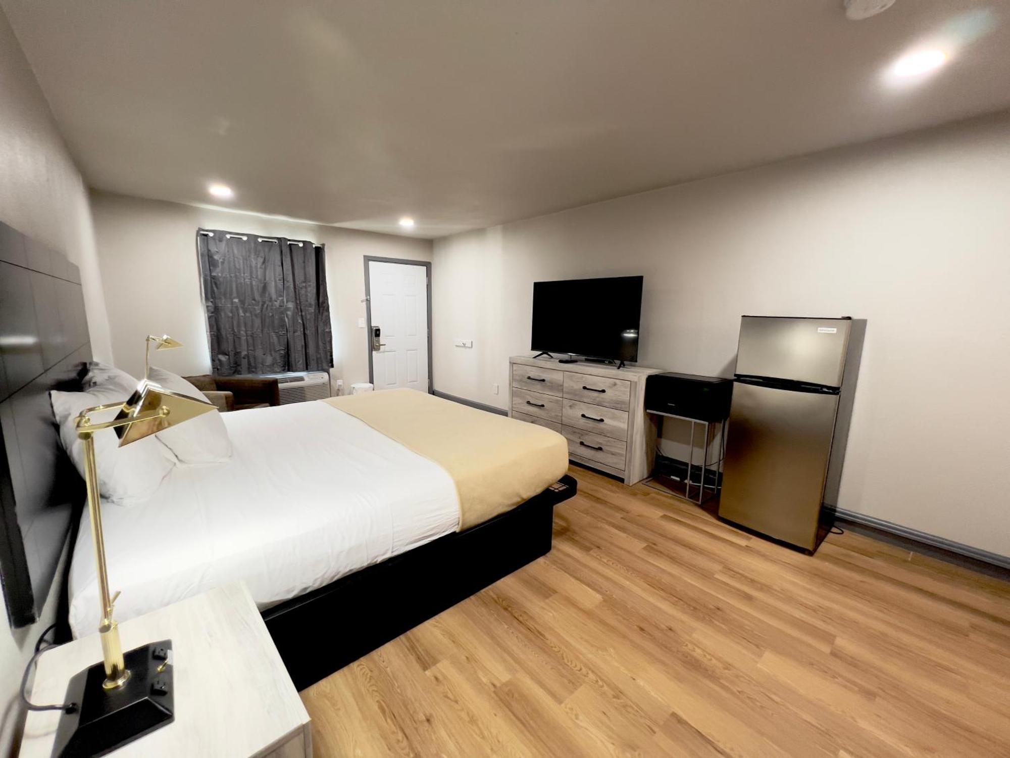 Economy Inn And Suites Tulsa Kültér fotó