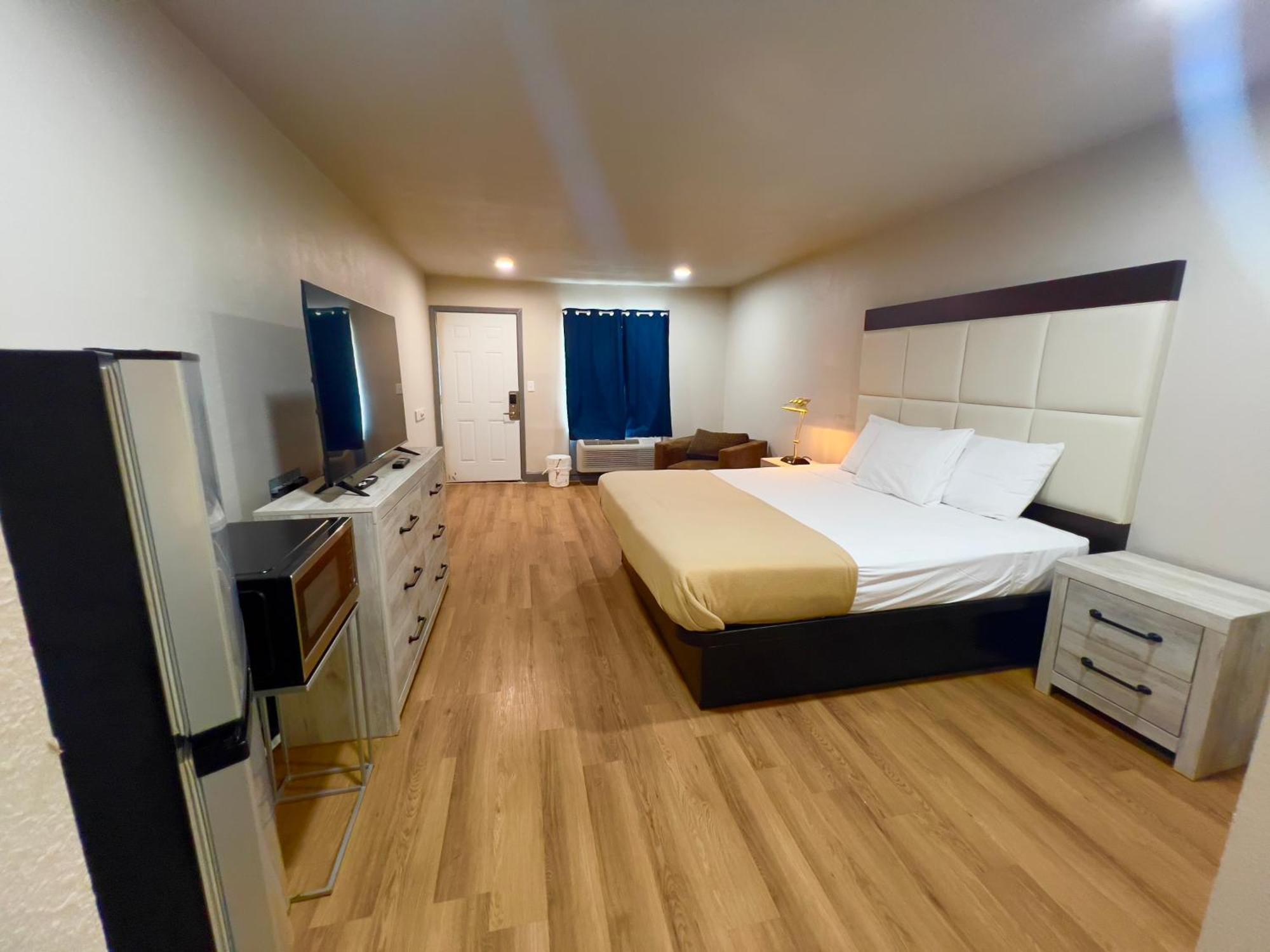 Economy Inn And Suites Tulsa Kültér fotó