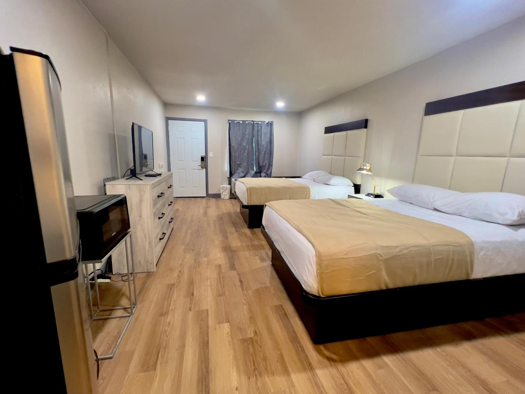 Economy Inn And Suites Tulsa Kültér fotó